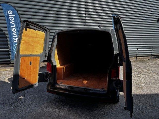 Volkswagen Transporter image 9